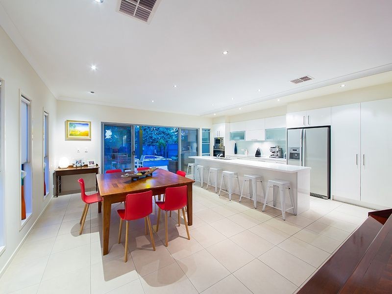 54 Macdonald Street, Lota QLD 4179
