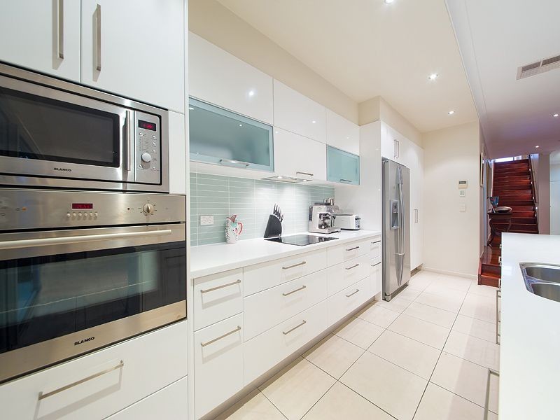 54 Macdonald Street, Lota QLD 4179