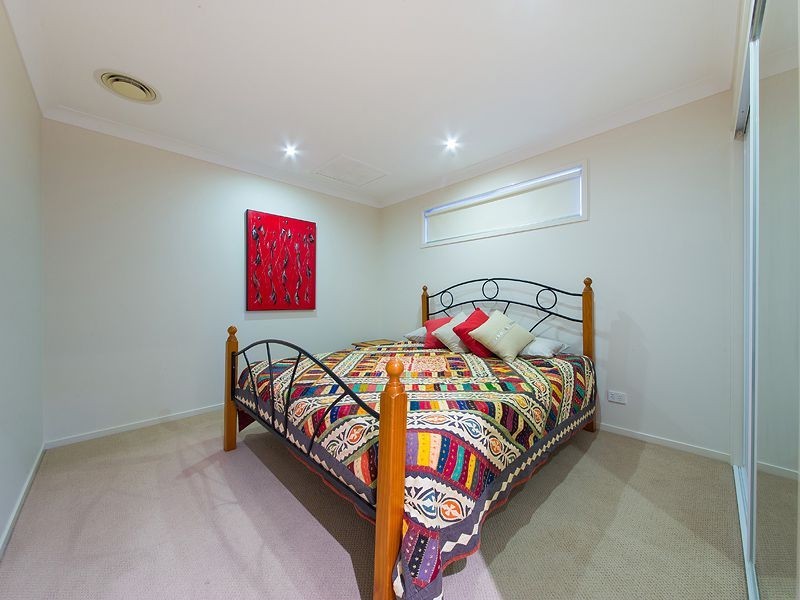 54 Macdonald Street, Lota QLD 4179