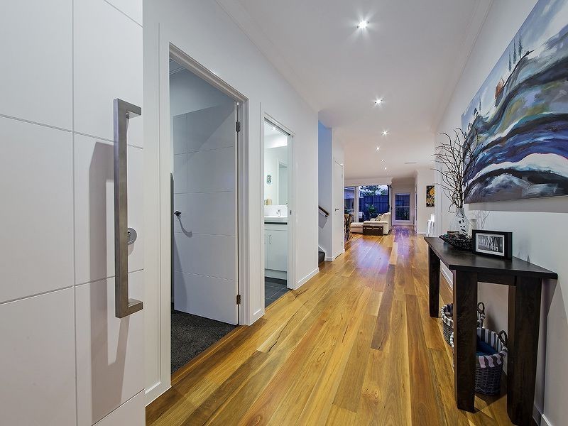 93 Feathertail Pl, Wakerley QLD 4154