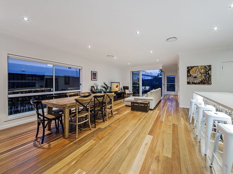 93 Feathertail Pl, Wakerley QLD 4154