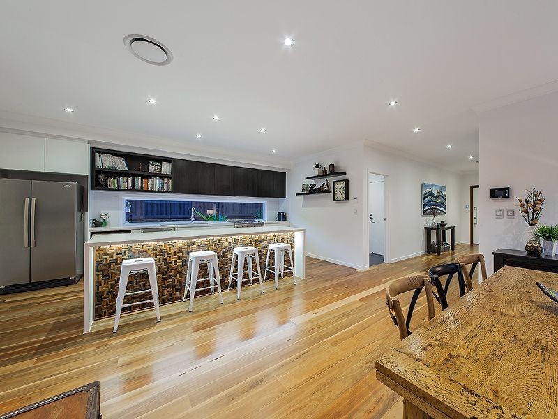 93 Feathertail Pl, Wakerley QLD 4154