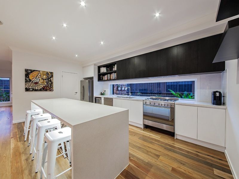 93 Feathertail Pl, Wakerley QLD 4154