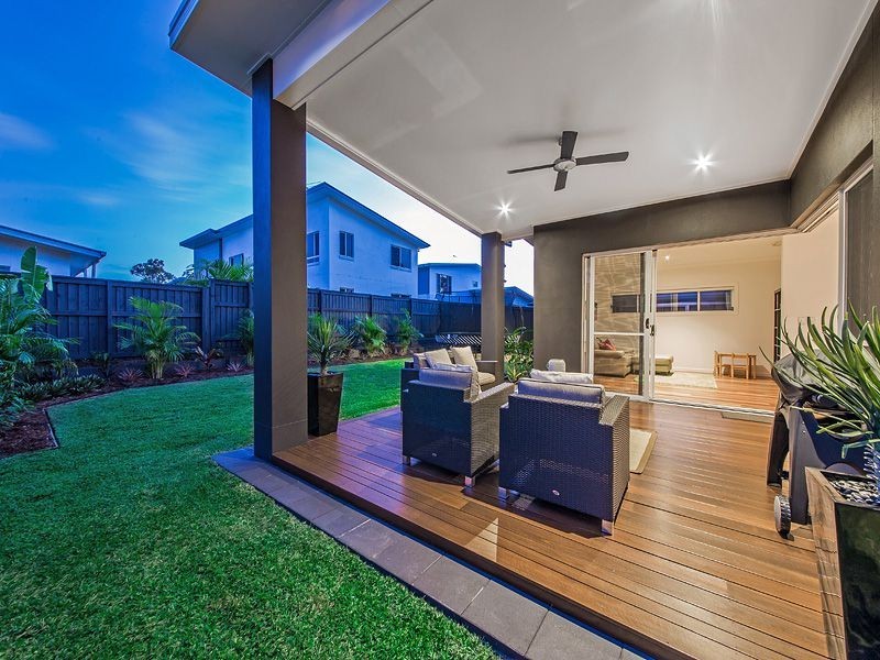 93 Feathertail Pl, Wakerley QLD 4154