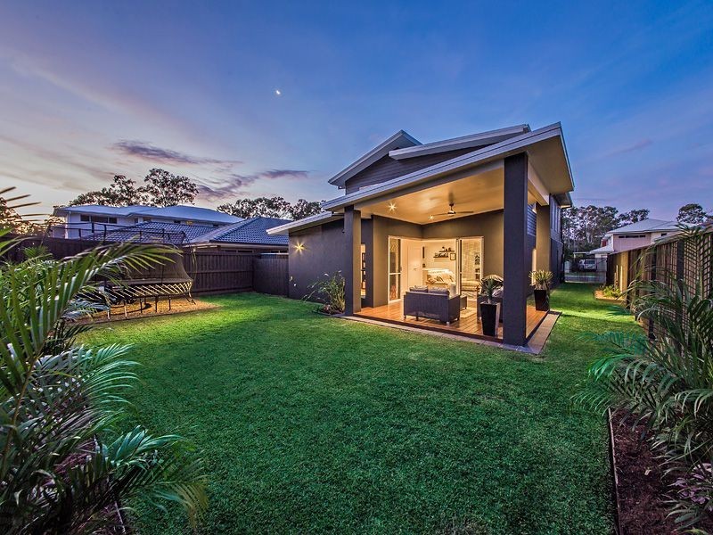 93 Feathertail Pl, Wakerley QLD 4154