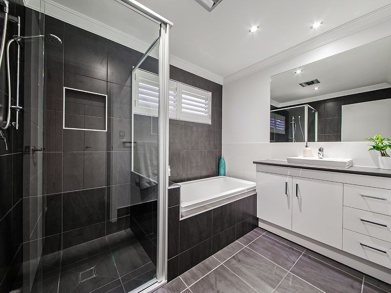 93 Feathertail Pl, Wakerley QLD 4154