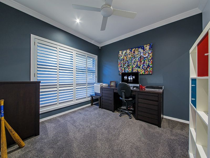 93 Feathertail Pl, Wakerley QLD 4154