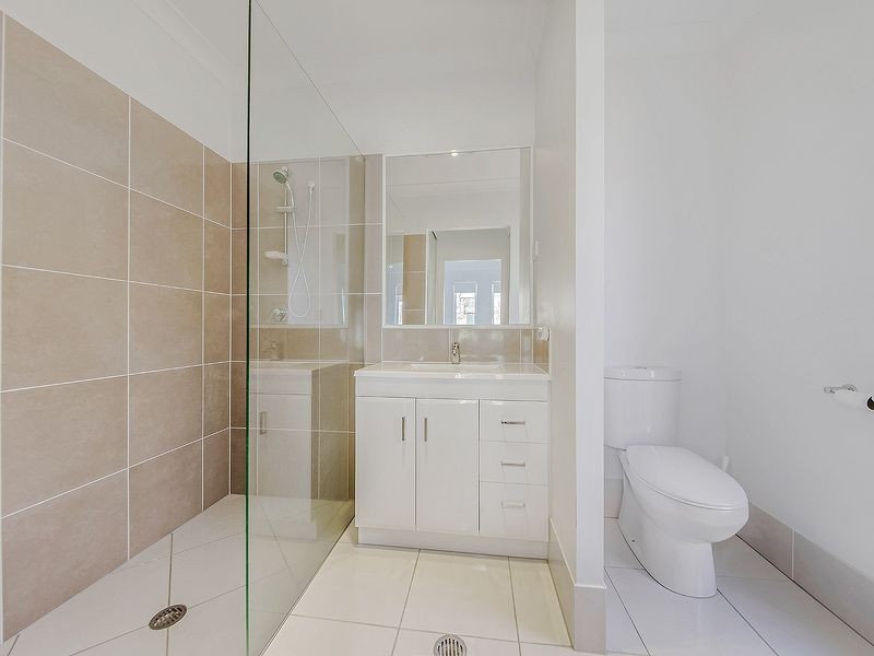 27 Boxgrove Ave, Wynnum QLD 4178