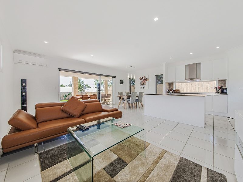27 Boxgrove Ave, Wynnum QLD 4178