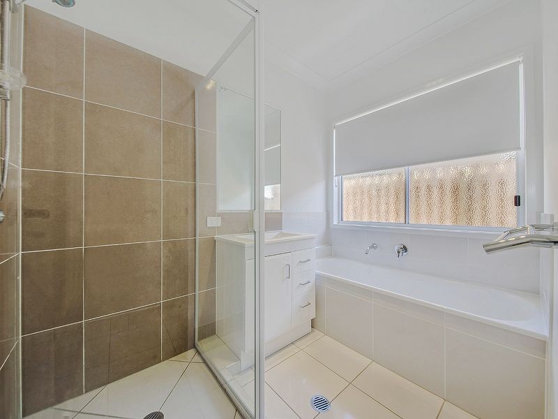 27 Boxgrove Ave, Wynnum QLD 4178
