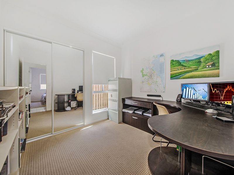 27 Boxgrove Ave, Wynnum QLD 4178