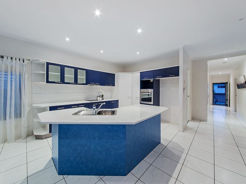 52 Moreton Av, Wynnum QLD 4178