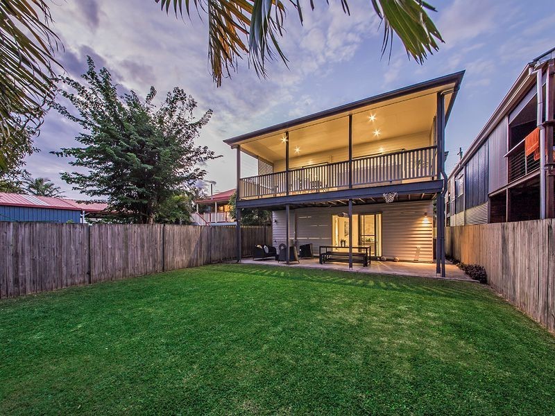 52 Moreton Av, Wynnum QLD 4178