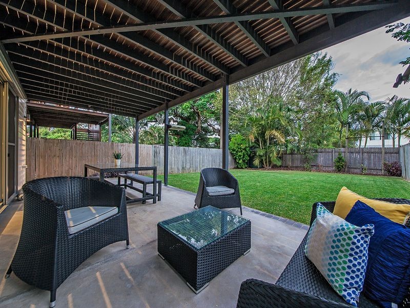 52 Moreton Av, Wynnum QLD 4178