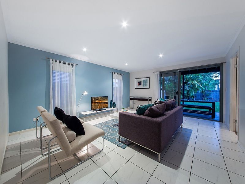 52 Moreton Av, Wynnum QLD 4178