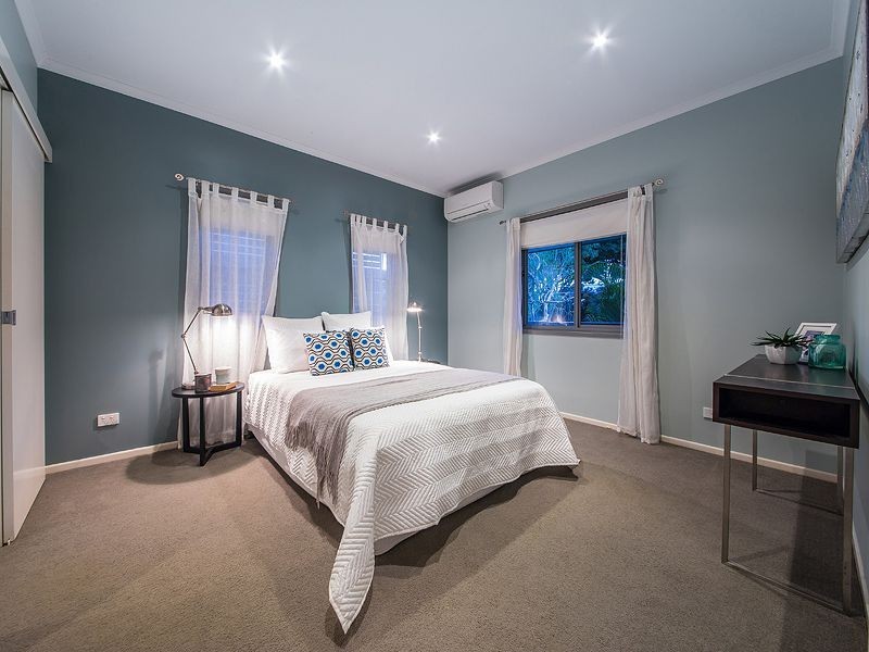 52 Moreton Av, Wynnum QLD 4178