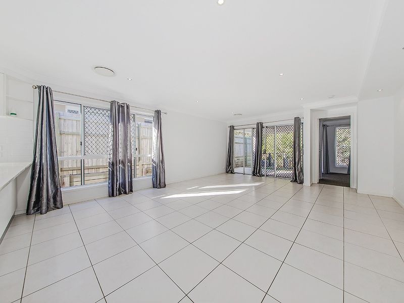 37 Worchester Crescent, Wakerley QLD 4154