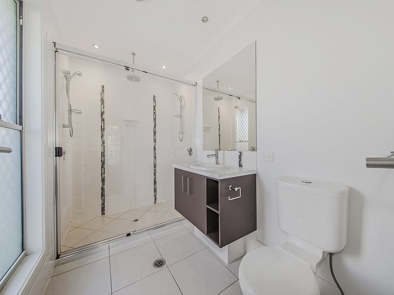 37 Worchester Crescent, Wakerley QLD 4154