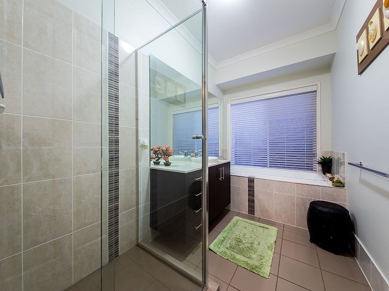 21 Brush Box Pl, Wakerley QLD 4154