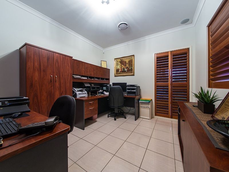 21 Brush Box Pl, Wakerley QLD 4154