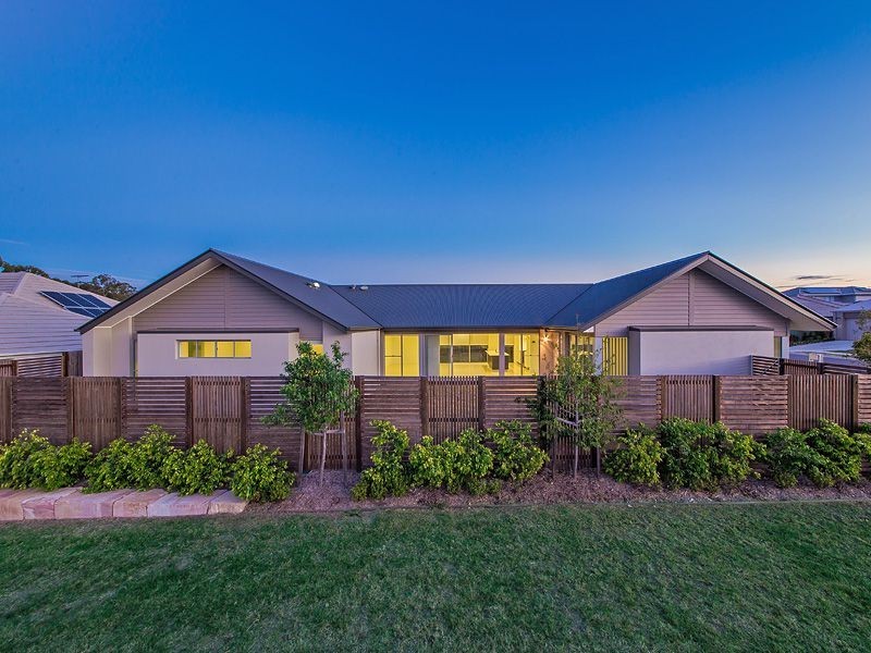 77 Brook St, Wakerley QLD 4154
