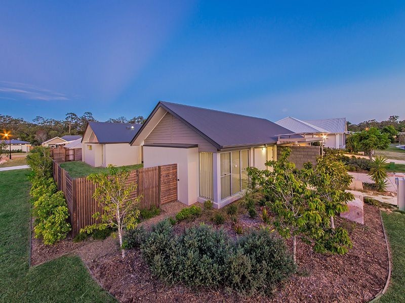 77 Brook St, Wakerley QLD 4154