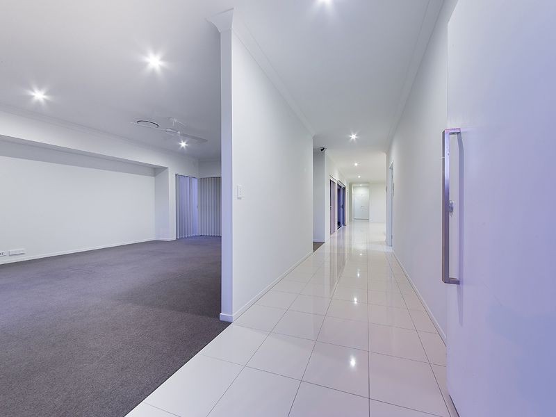 77 Brook St, Wakerley QLD 4154