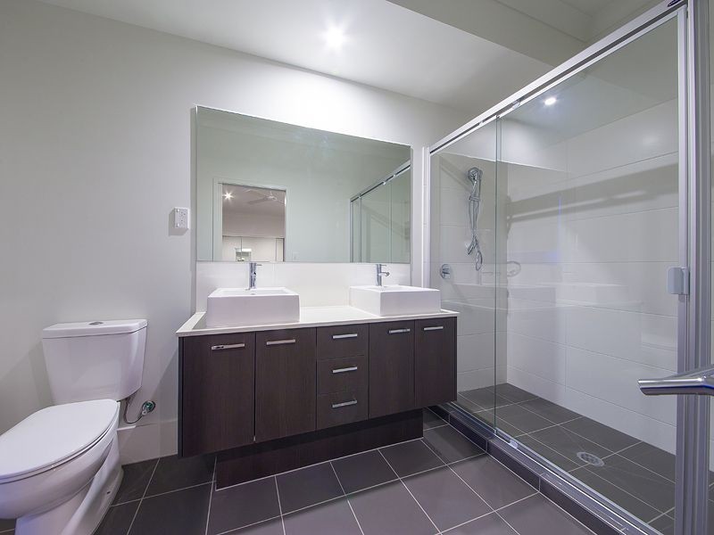 77 Brook St, Wakerley QLD 4154