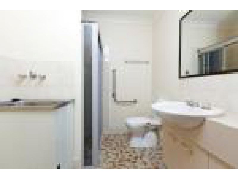 Unit 1 / 15 Carmichael Court, Wynnum West QLD 4178