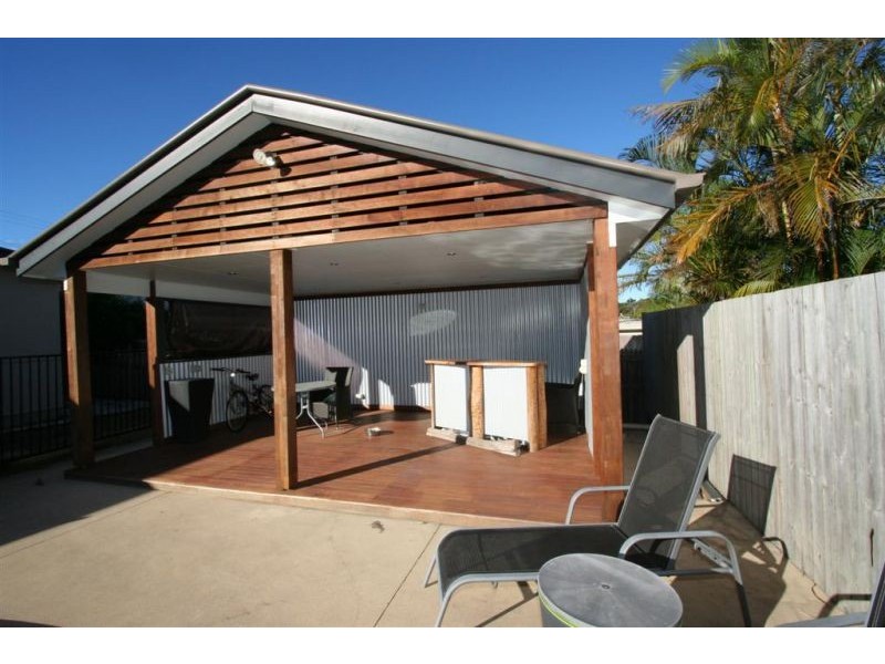16 Leadale Street, Wynnum West QLD 4178