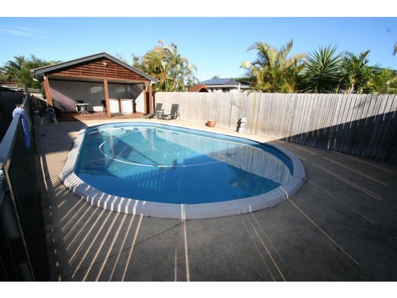 16 Leadale Street, Wynnum West QLD 4178