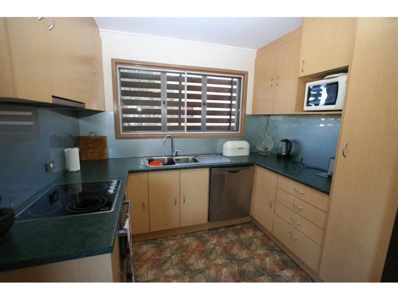 16 Leadale Street, Wynnum West QLD 4178