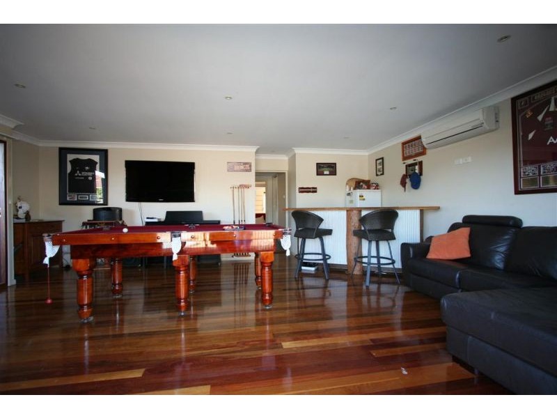 16 Leadale Street, Wynnum West QLD 4178