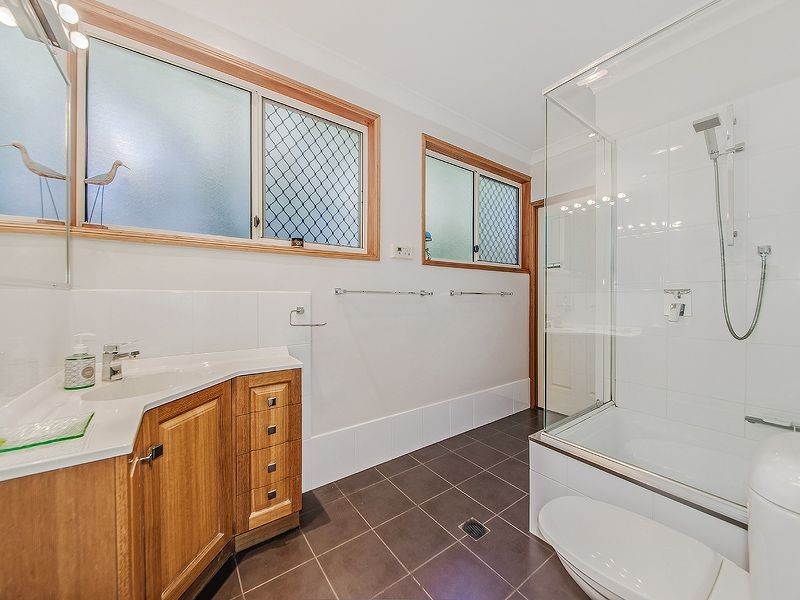 52 Macdonald Street, Lota QLD 4179
