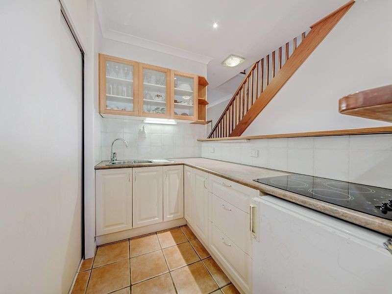 52 Macdonald Street, Lota QLD 4179