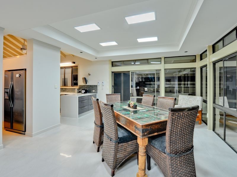 74 Duncan Street, Wynnum West QLD 4178