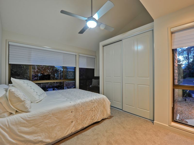 74 Duncan Street, Wynnum West QLD 4178