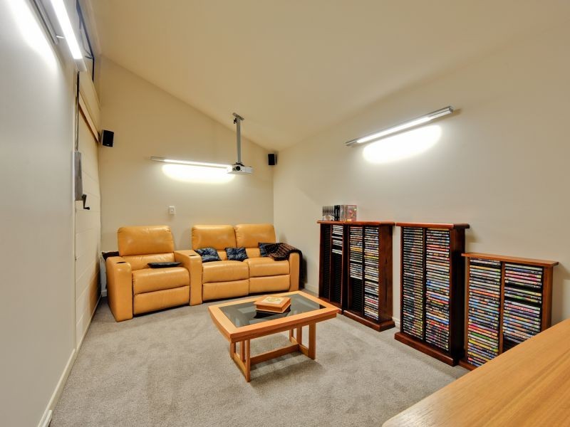 74 Duncan Street, Wynnum West QLD 4178