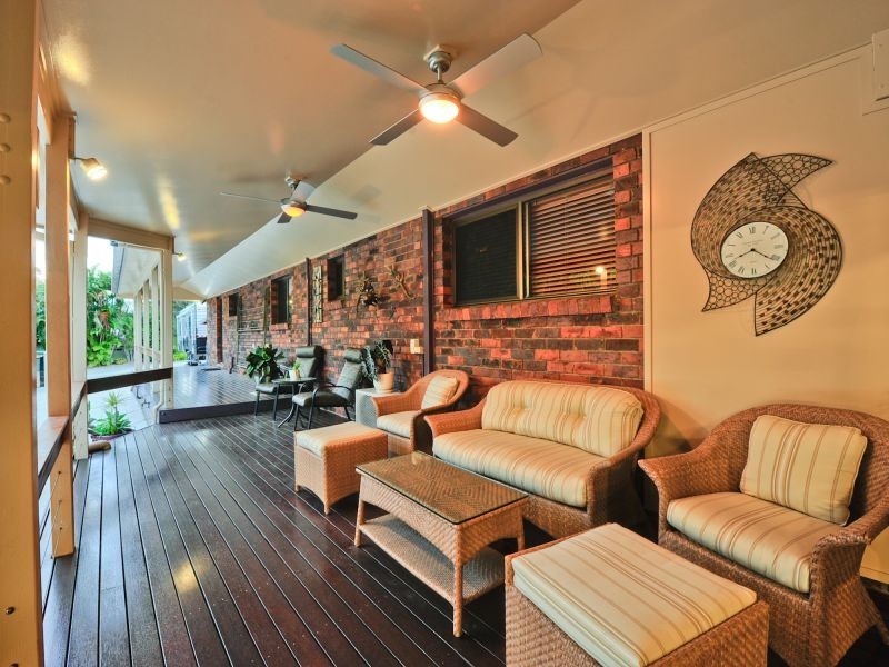 74 Duncan Street, Wynnum West QLD 4178