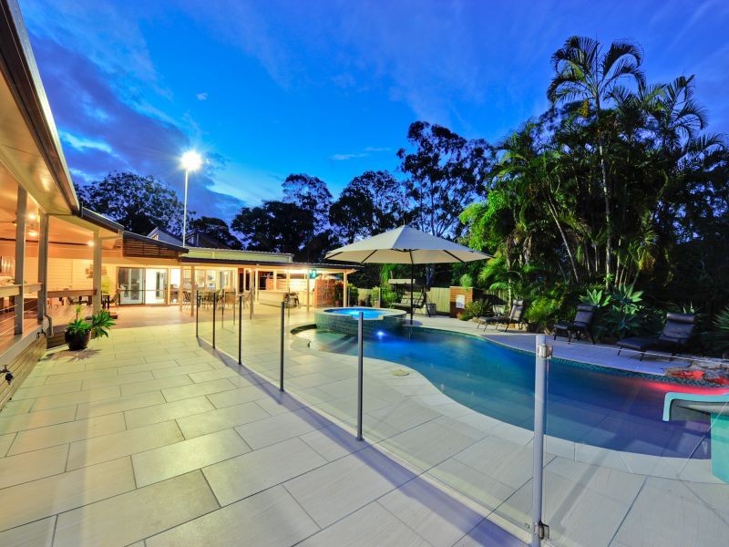 74 Duncan Street, Wynnum West QLD 4178