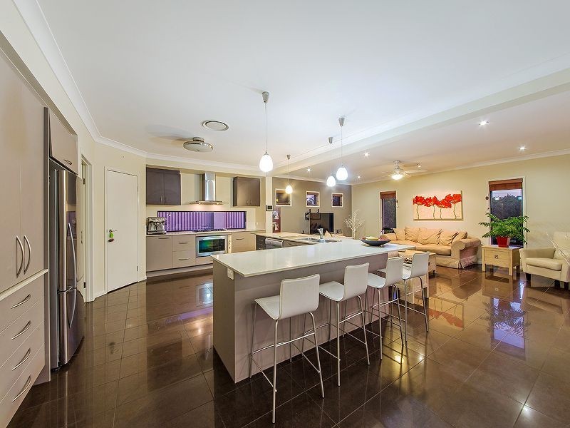 4 Willis St, Wakerley QLD 4154