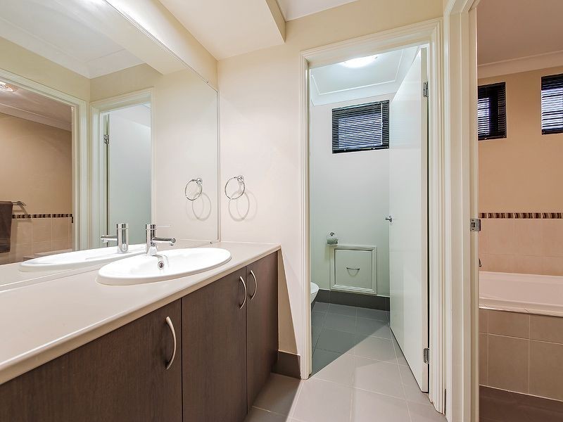 4 Willis St, Wakerley QLD 4154