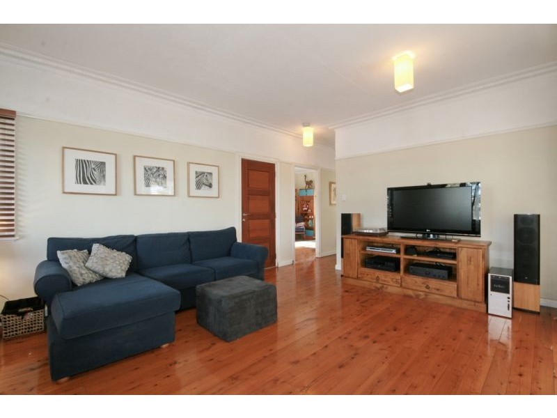 55 Mackenzie Street, Manly West QLD 4179