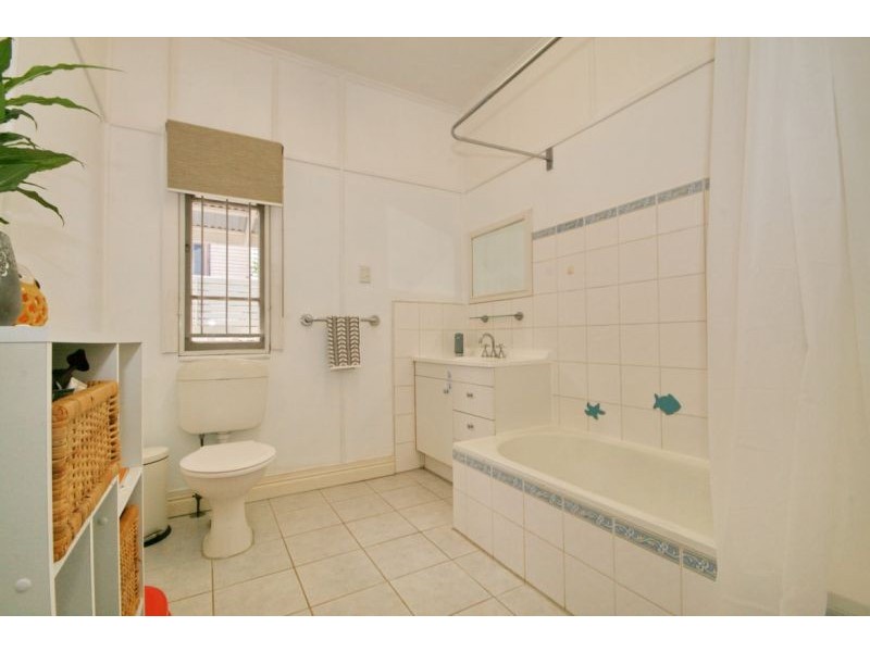 55 Mackenzie Street, Manly West QLD 4179