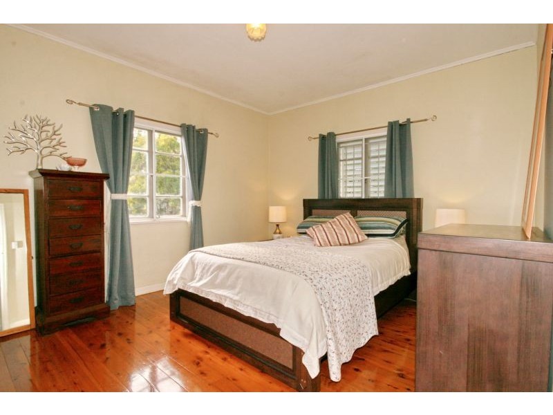 55 Mackenzie Street, Manly West QLD 4179