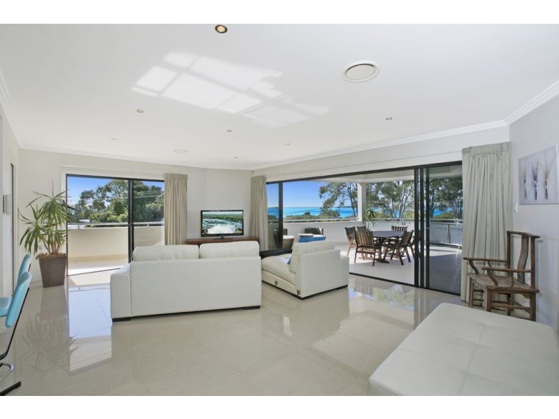 705 Esplanade, Lota QLD 4179