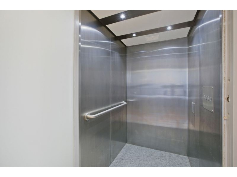 705 Esplanade, Lota QLD 4179