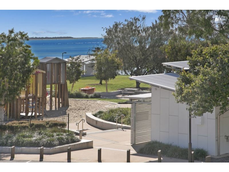705 Esplanade, Lota QLD 4179