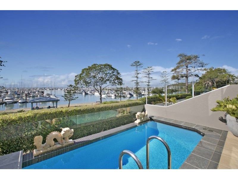 483 Royal Esplanade, Manly QLD 4179