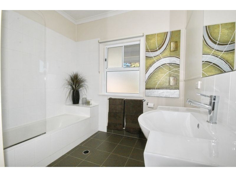 10 Ulagree Street, Wynnum West QLD 4178